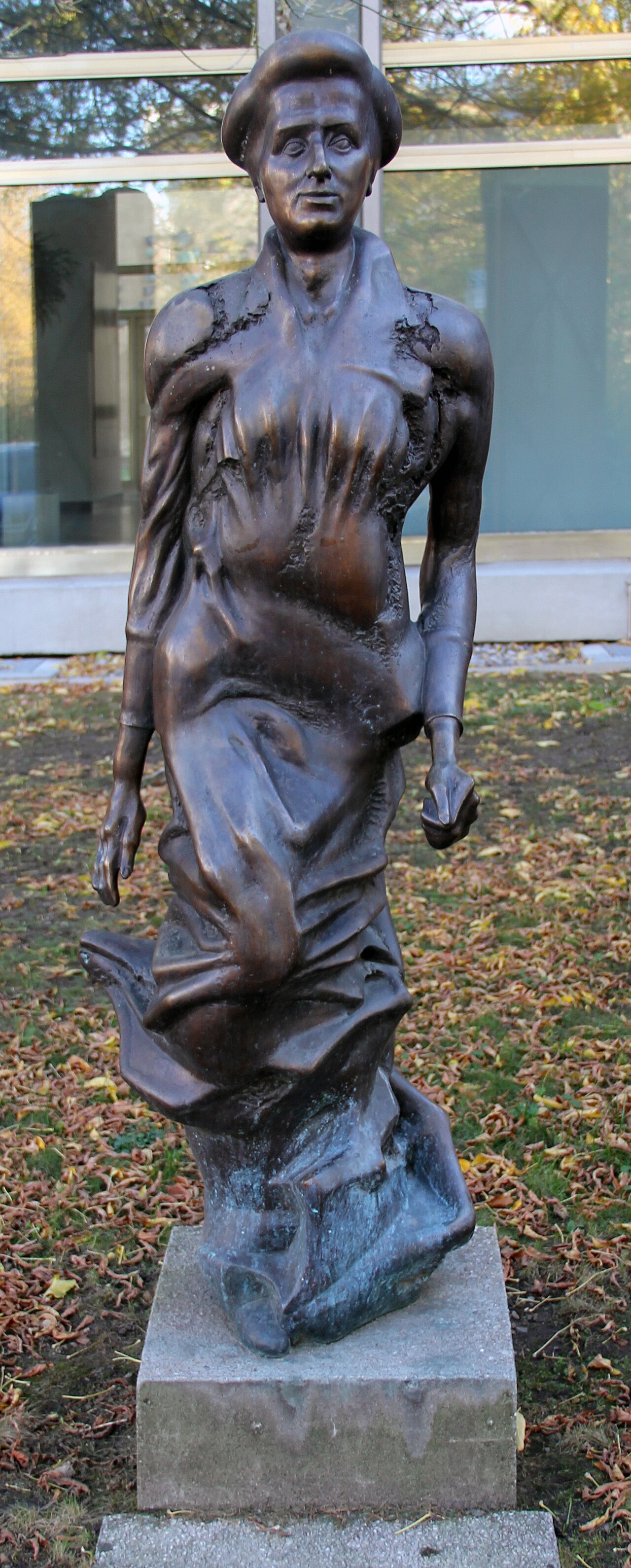 Sculpture, " Rosa Luxemburg " by Rolf Biebl , 1996, Franz-Mehring-Platz 1, Berlin-Friedrichshain , Germany