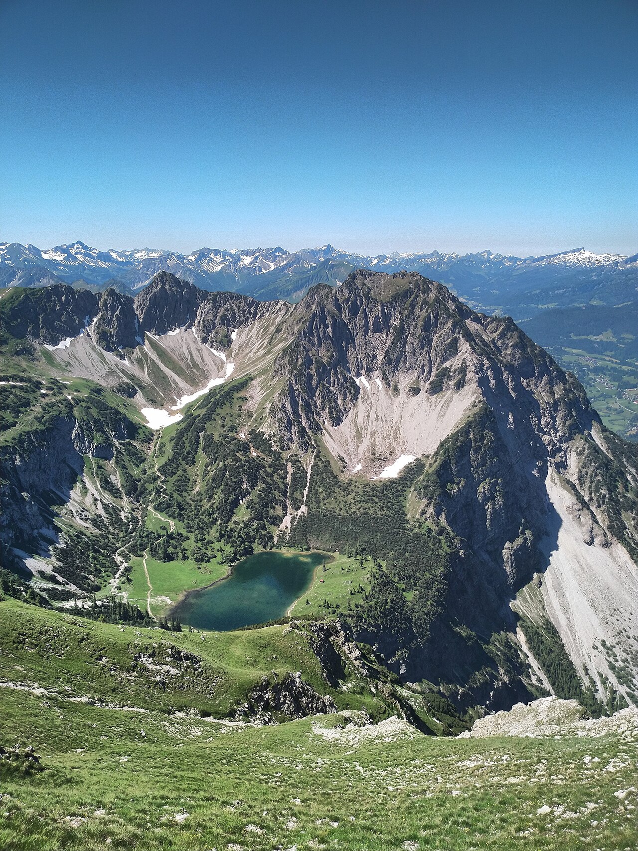 Unterer Gaisalpsee, Gaisalphorn, and Rubihorn, view from south of Entschenkopf summit