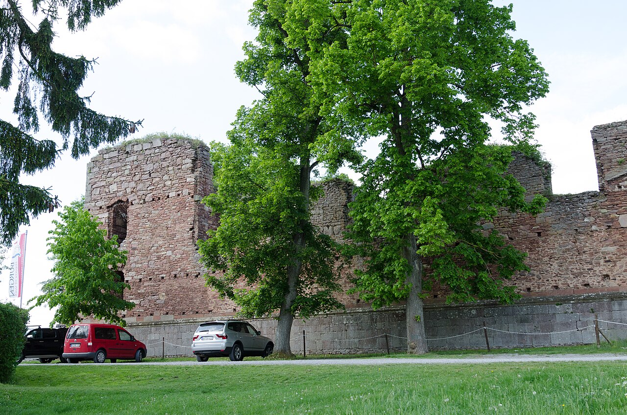 Aura an der Saale, Kirchenruine