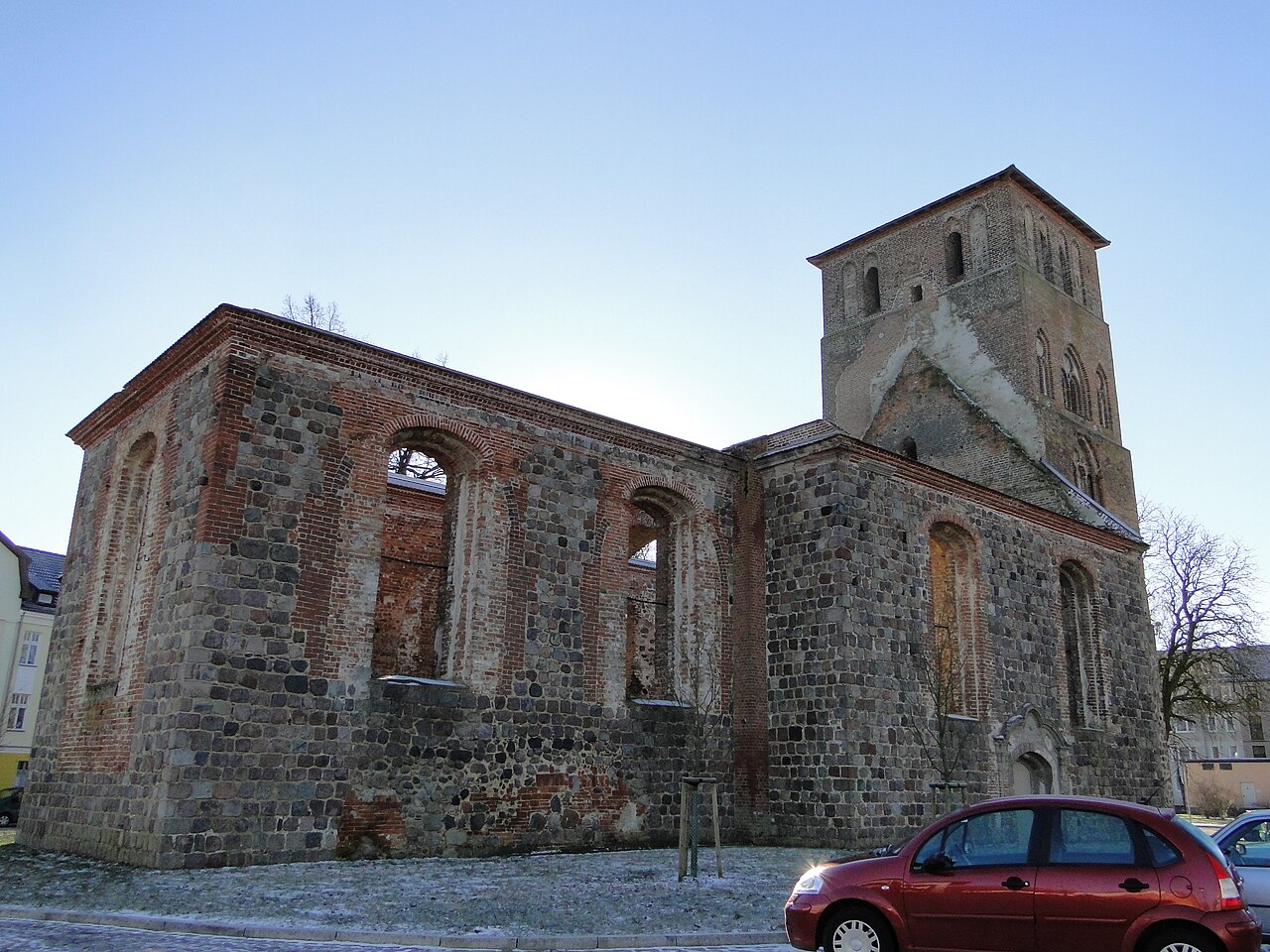 Church ruin St