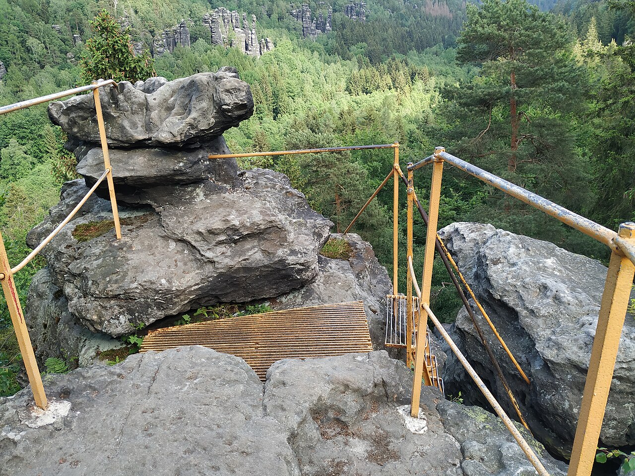Gipfel des Sachsensteins im Bielatal