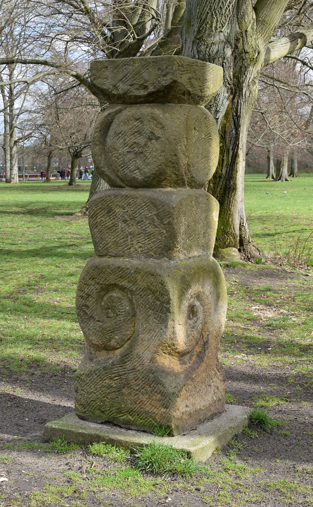 Sculpture "Column" by Magda Gádor at Treptower Park in Berlin-Alt-Treptow, Germany