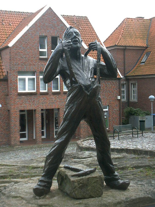 Skulptur Kuhlkerl, an der Burg von Bad Bentheim