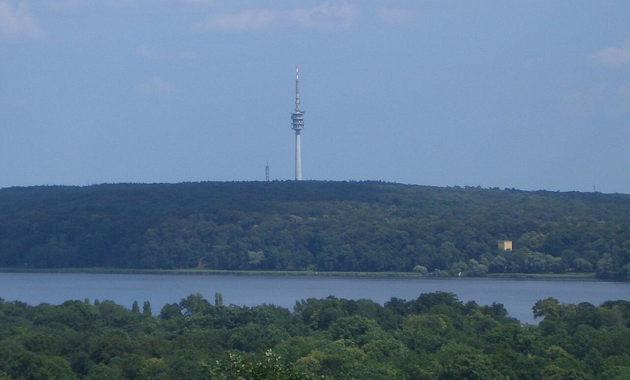 The Fernmeldeturm Berlin-Schäferberg viewed from de:Belvedere auf dem Pfingstberg