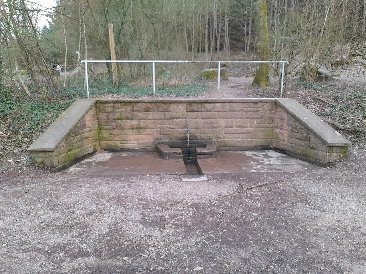 Schänkenbrünnle 1 in Lahr am Fischerknabweg, funktionstüchtiger Brunnen, Kein Trinkwasser