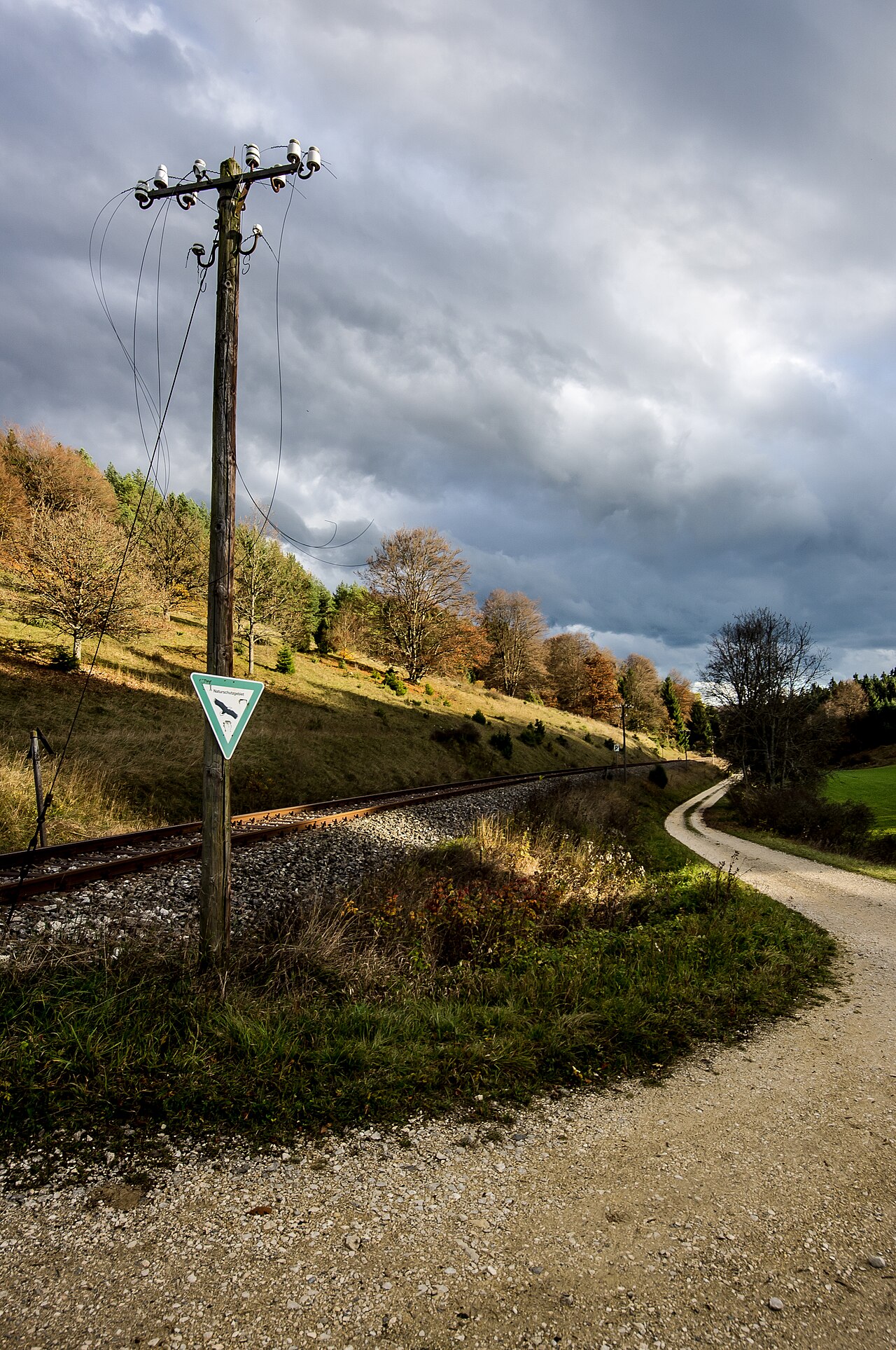 Wacholderheiden und historische Bahnstrecke im NSG Schandental