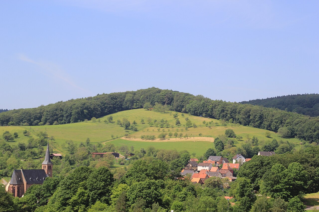Der Scharfenstein bei Gunzenbach im Lkr