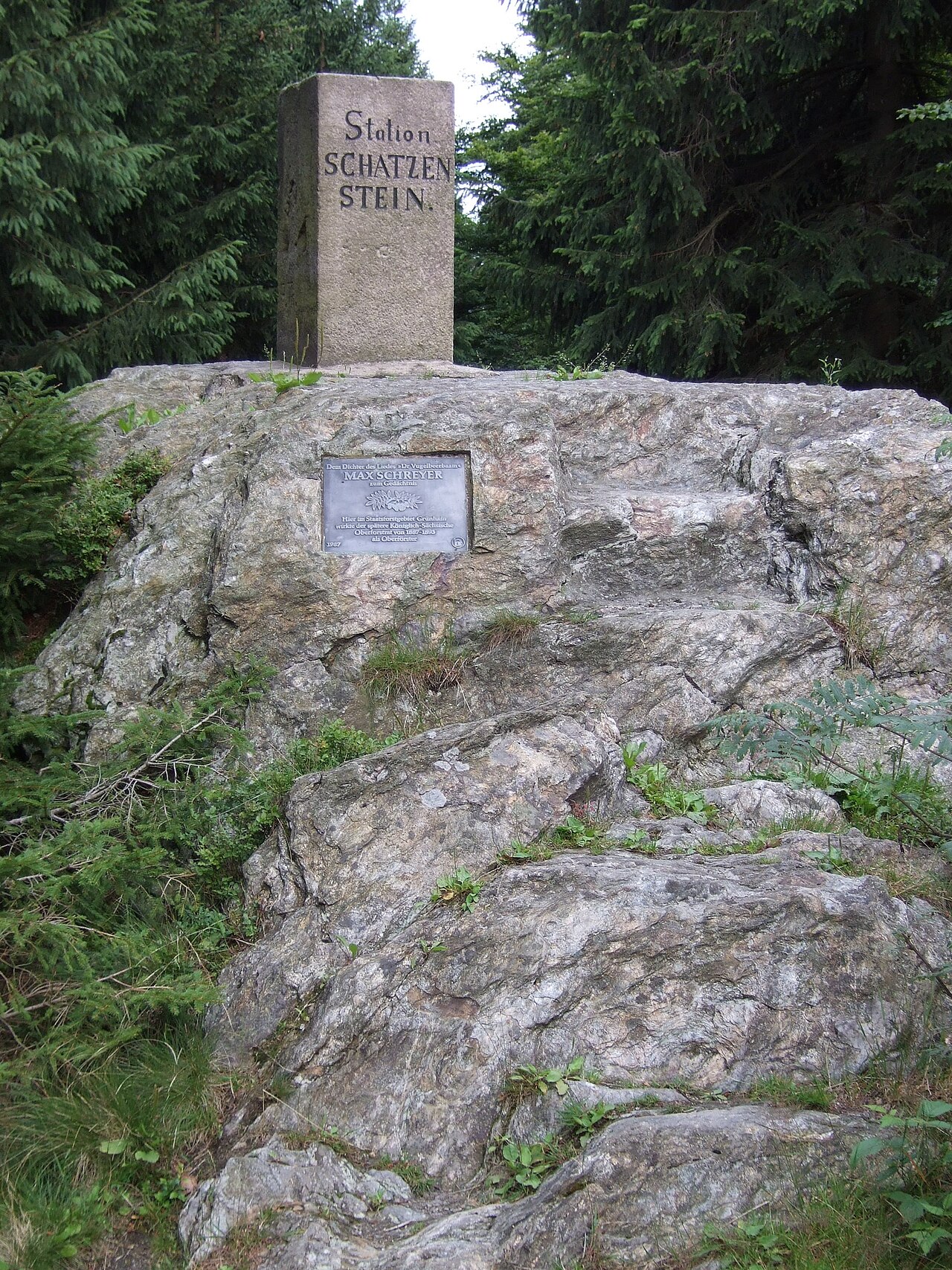 Gedenktafel für Max Schreyer am höchsten Punkt des Schatzensteins (760 m ü