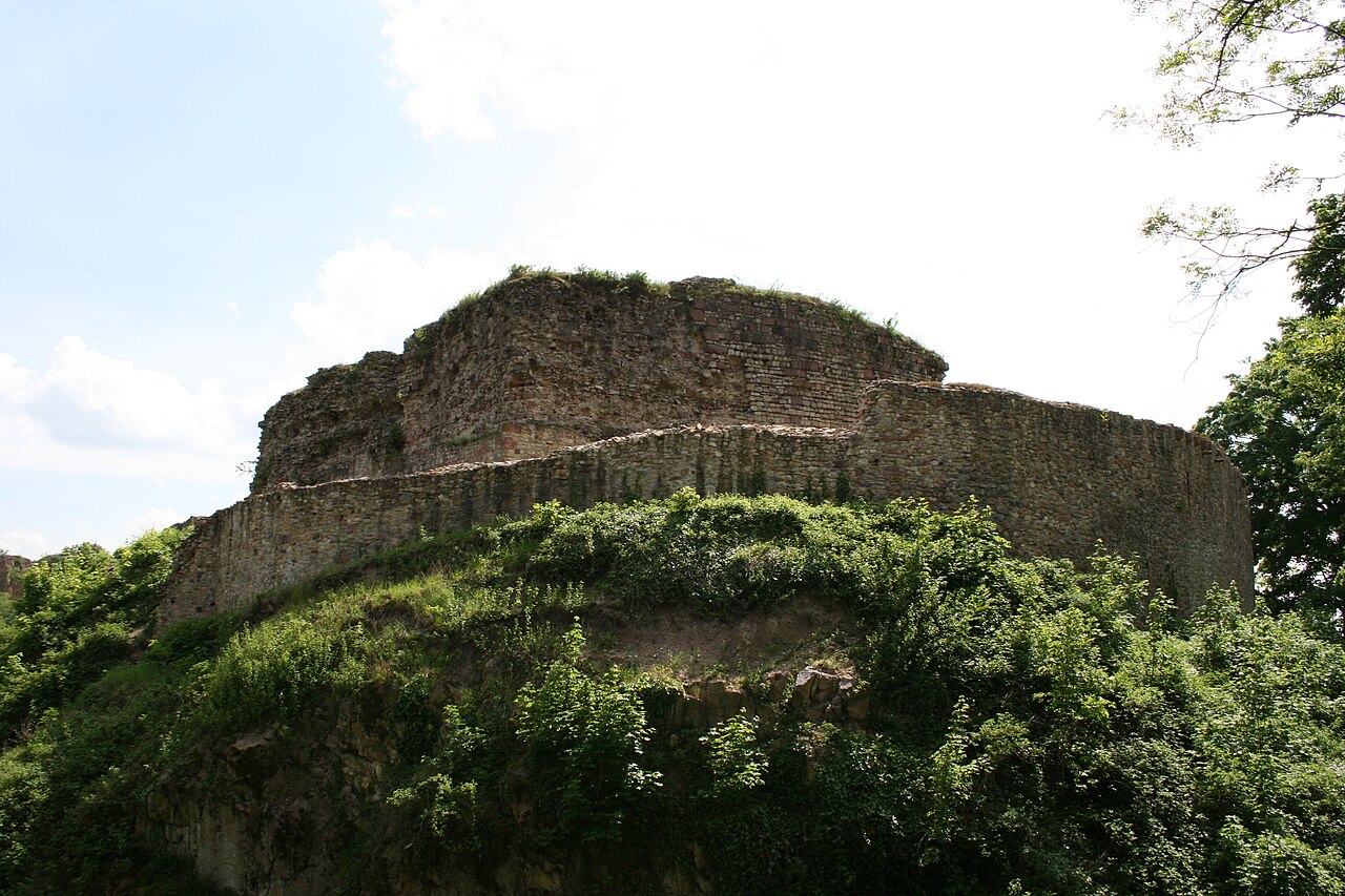 Ruine Schauenburg bei Dossenheim, Ansicht der Kernburg von Osten