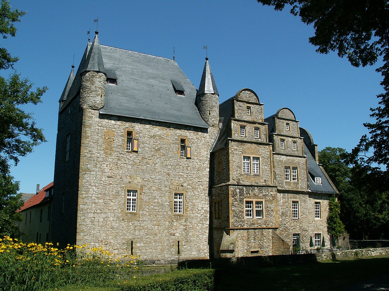 Schelenburg, Wasserschloss der Weserrenaissance in Bissendorf, Ansicht von Süden