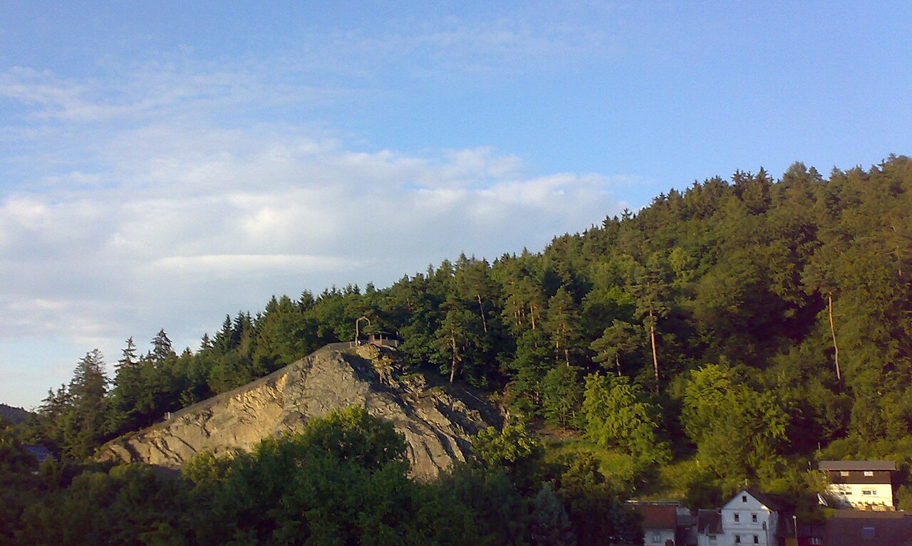 Wiegerfelsen mit Aussichtspunkt, Schmitten, Deutschland