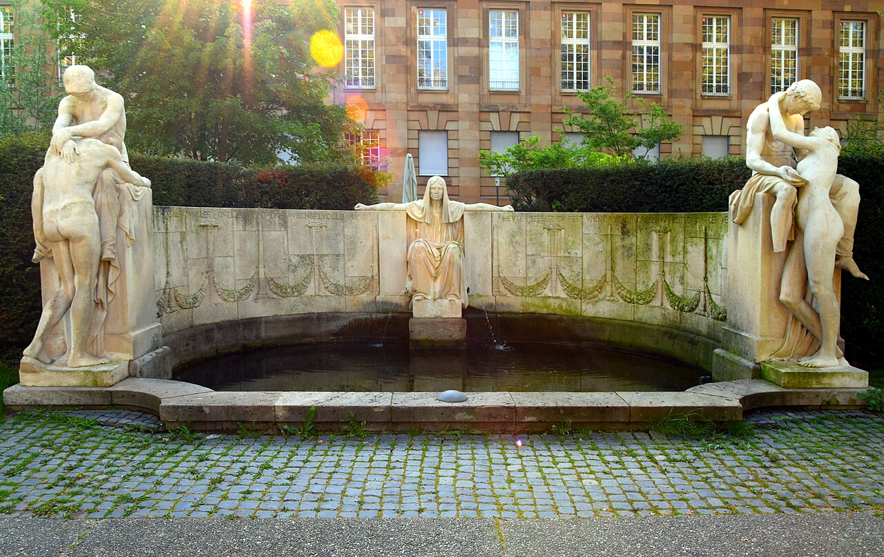 Der 1914 errichtete Schicksalsbrunnen von Adolf Donndorf im Oberen Schlossgarten Stuttgart in der Nähe des Opernhauses