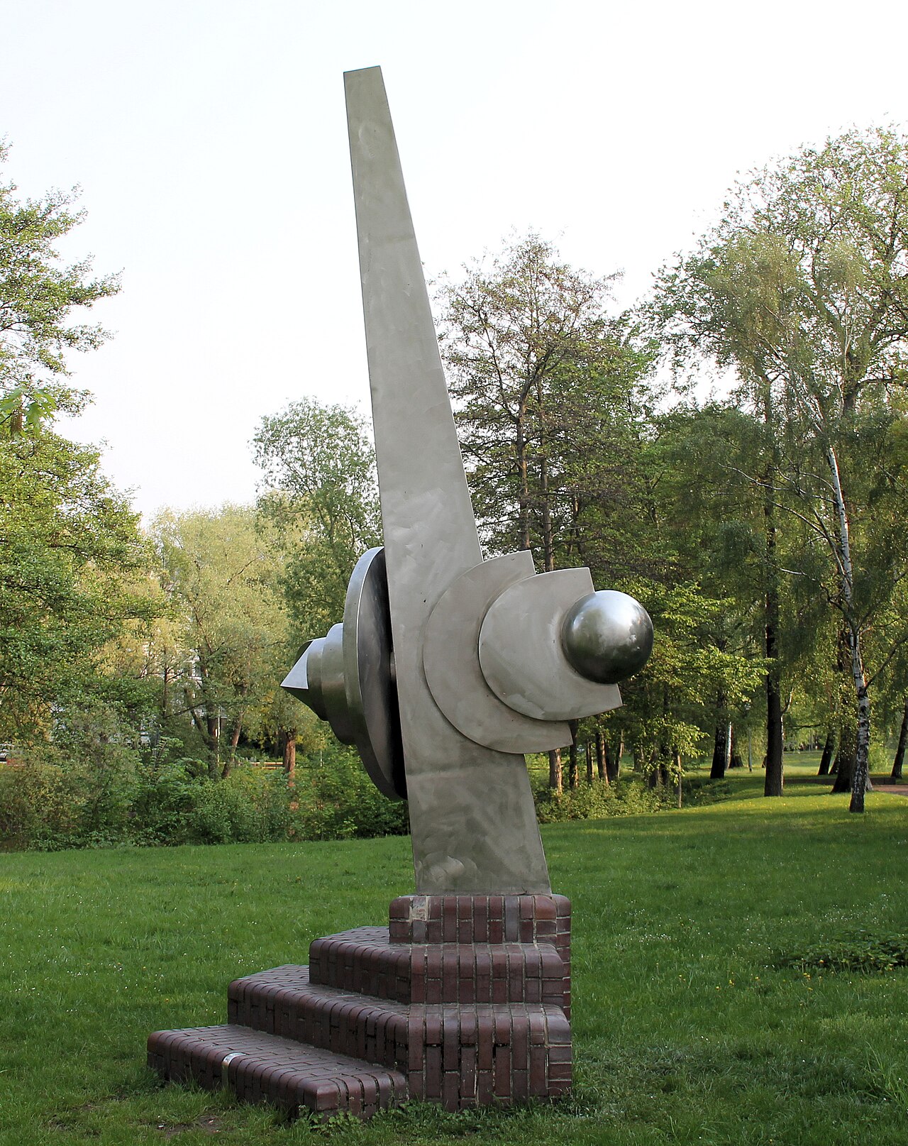 Sculpture, "Schild und Wehr" by Volkmar Haase , 1979, Strandpromenade, Berlin-Wilhelmstadt , Germany
