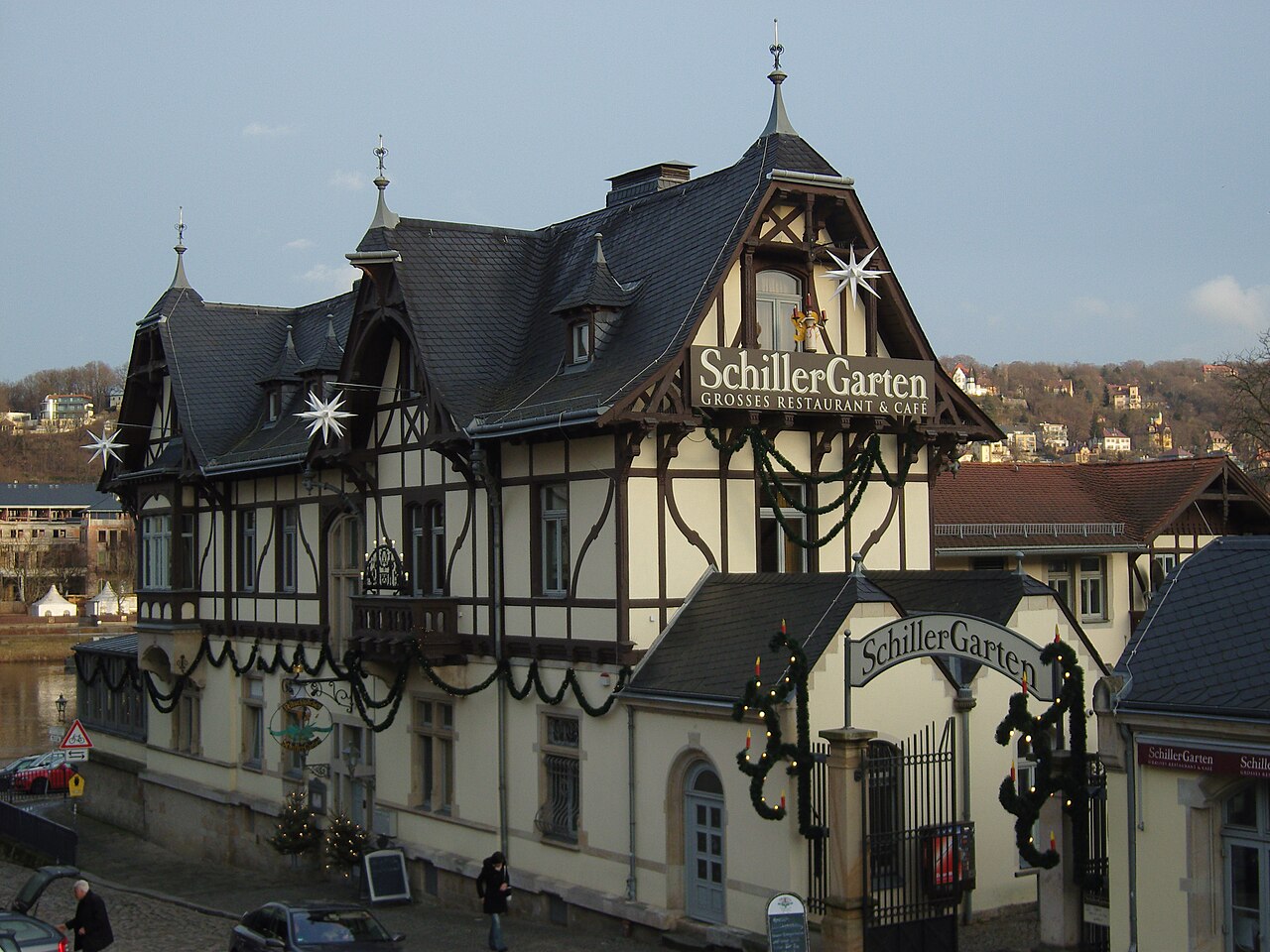 Denkmalgeschütztes Restaurant "Schillergarten" am Schillerplatz 9 in Dresden-Blasewitz