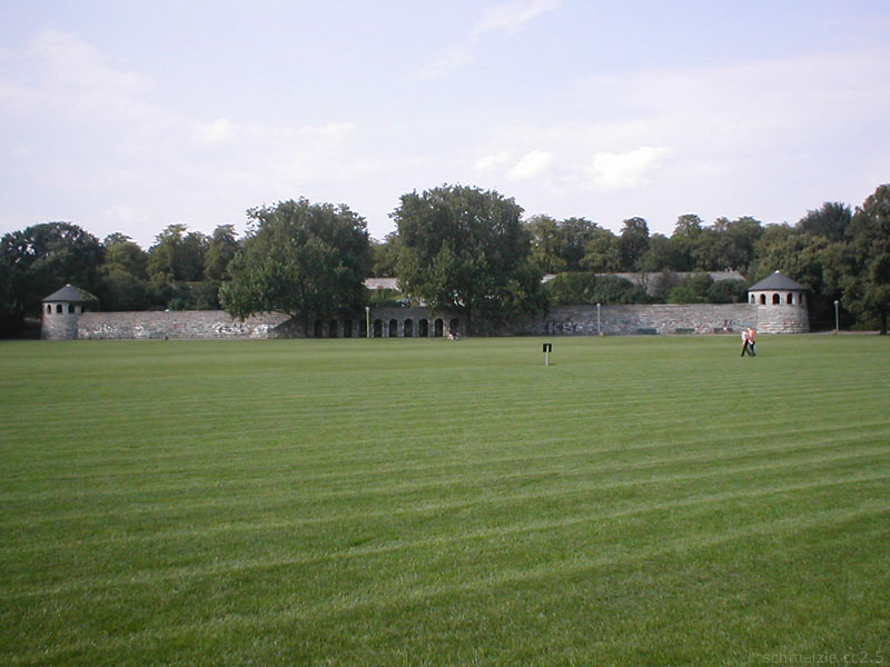 Schillerpark in Berlin-Wedding, Blick auf die „Bastion“