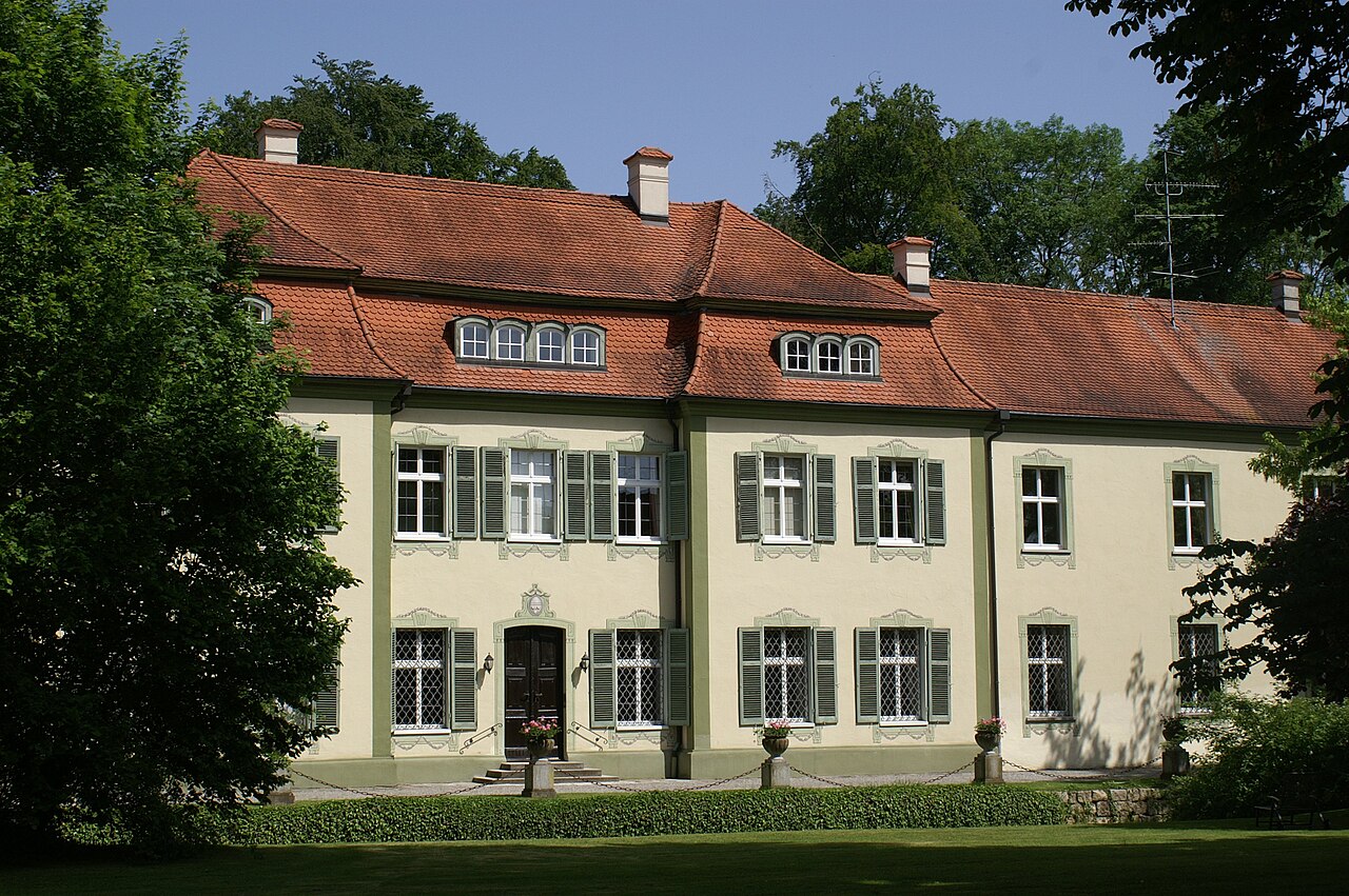 Das Neue Schloss der Freiherren von Freyberg in Allmendingen wurde 1782 erbaut