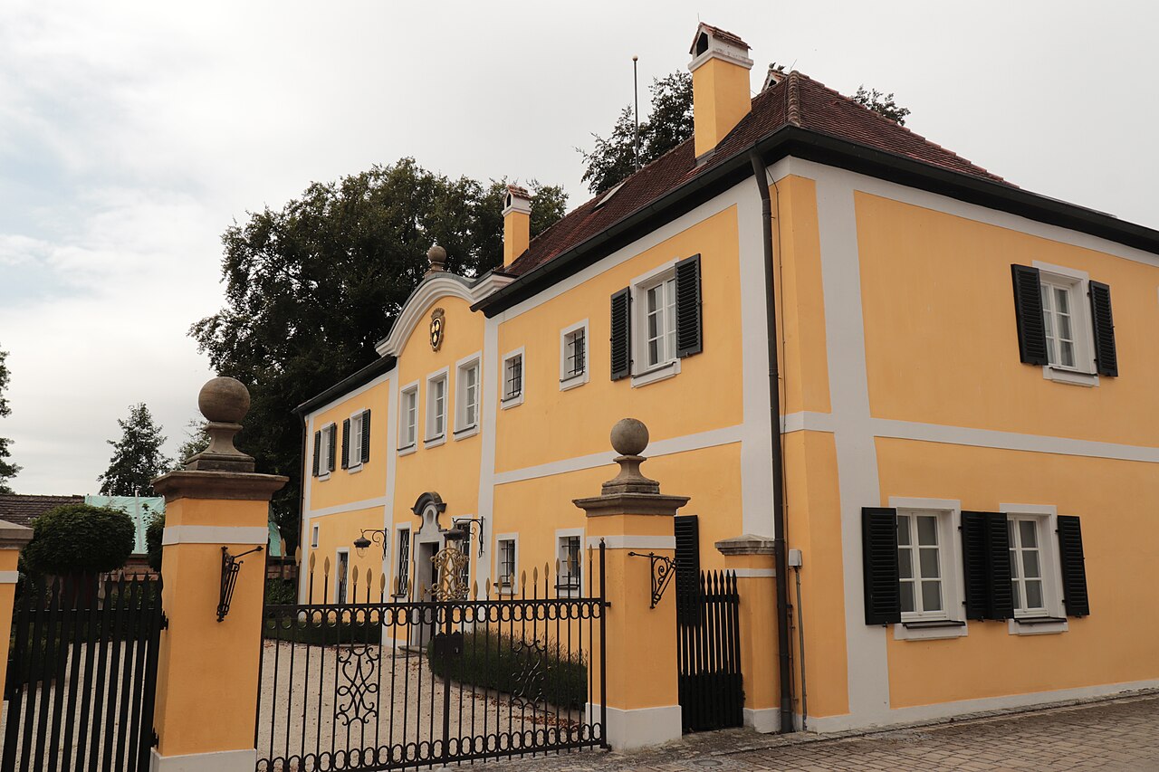 Das Seckendorffsche Schloss in Bechhofen von Nordosten