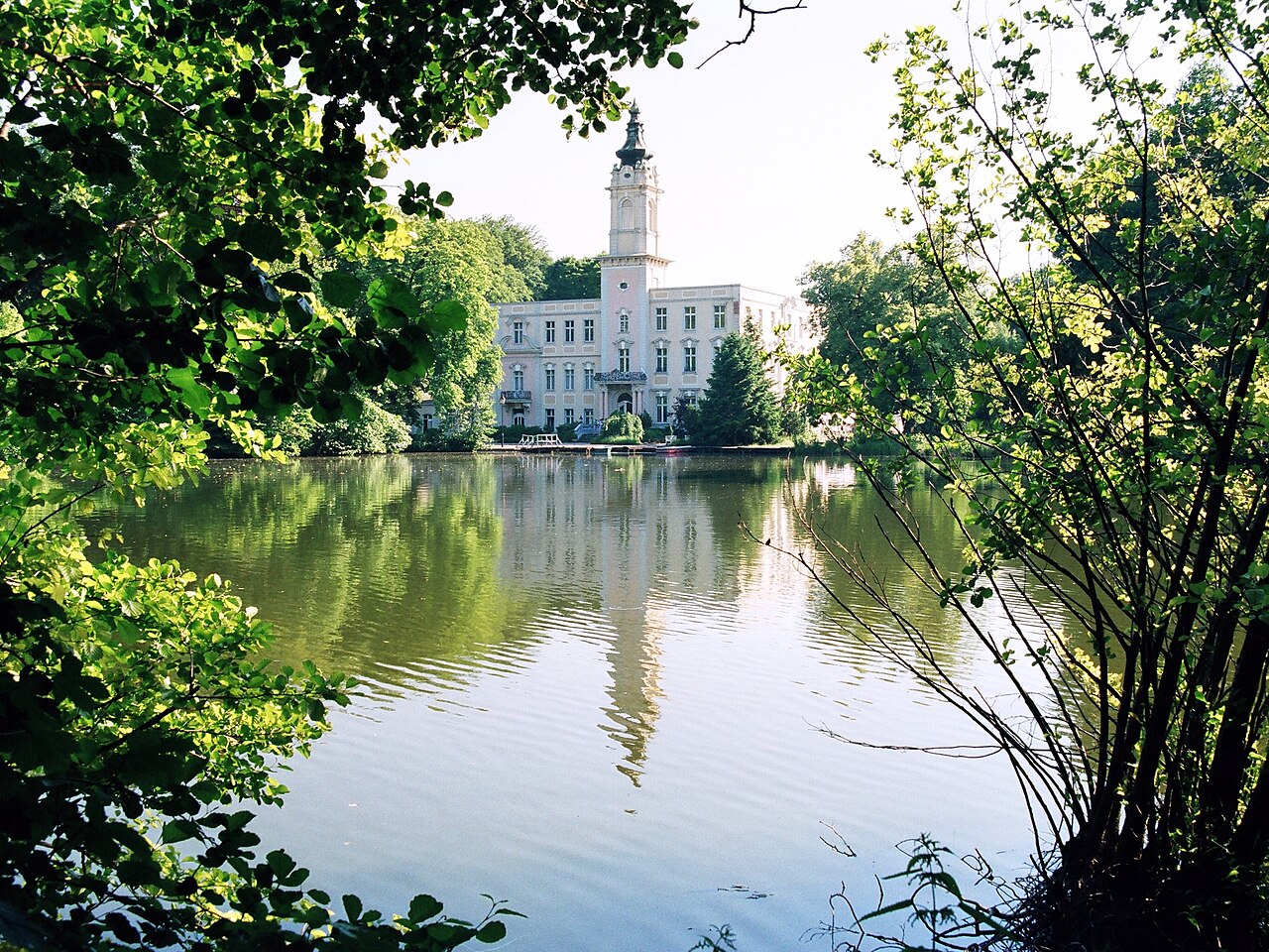 Schloss Dammsmühle / Mühlenteich, Schönwalde (Barnim), Gemeinde Wandlitz, Land Brandenburg, Deutschland