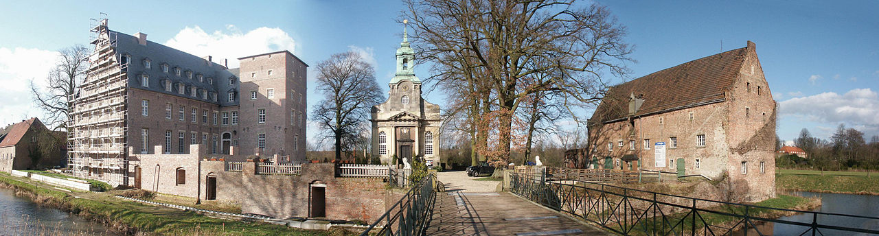 Panorama des Schlosses Diersfordt, Südansicht, Stitching aus drei Einzelbildern