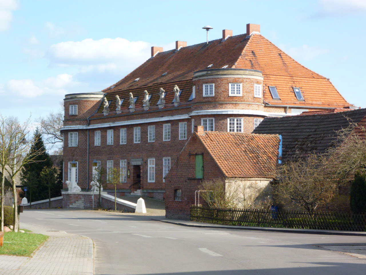 Calvörde-Dorst, Gutshaus Vorderansicht 2012