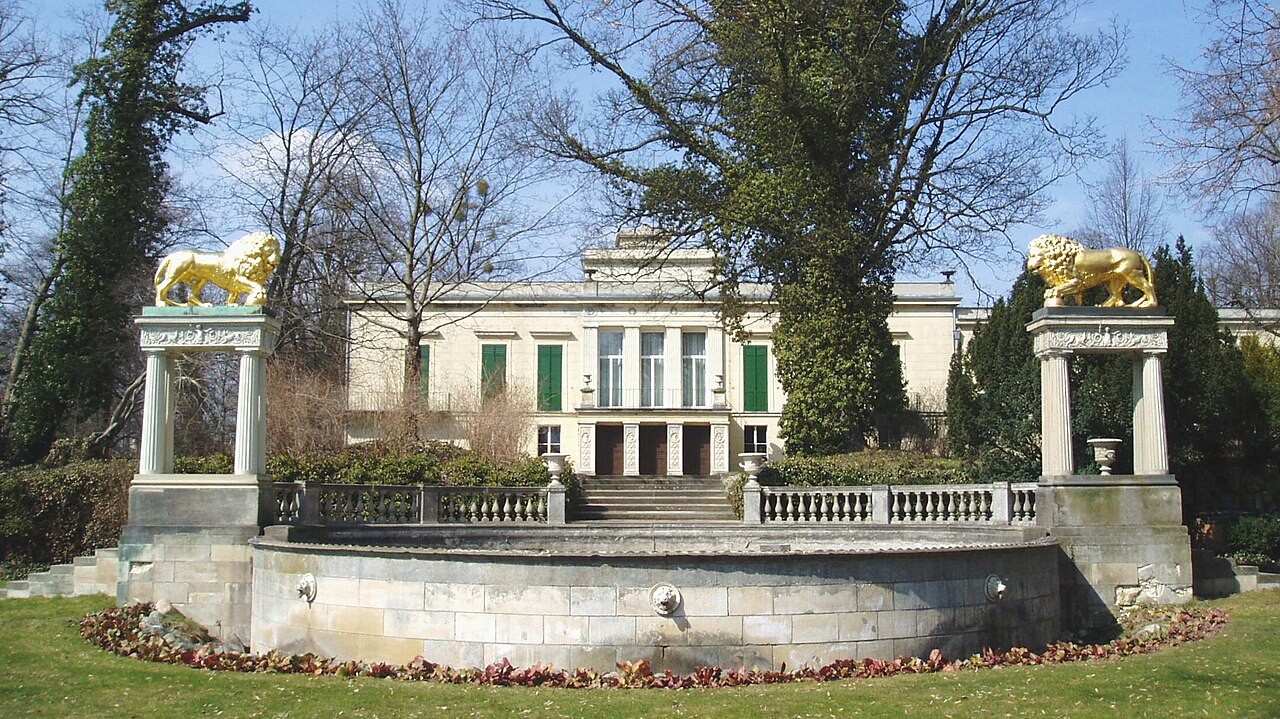This is a picture of the Berliner Kulturdenkmal ( cultural monument ) with the ID