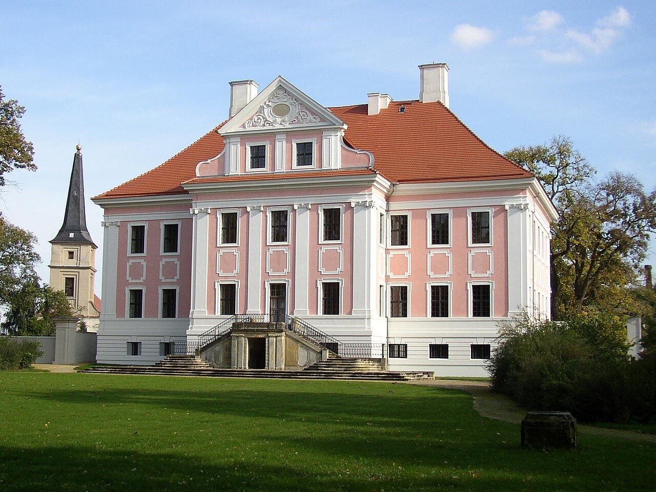 Church and palace in Groß Rietz (municipality Rietz-Neuendorf ) in Brandenburg , Germany