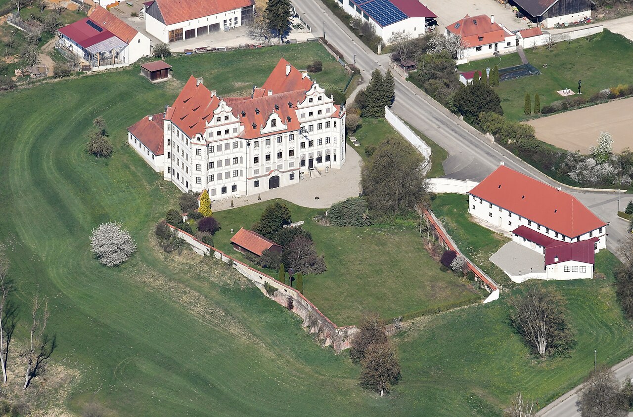 Aerial image of the Schloss Harthausen (view from the southeast)