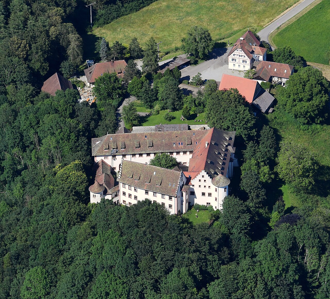 Aerial image of the Hohenfels Castle (Hohenfels) (view from the southwest)