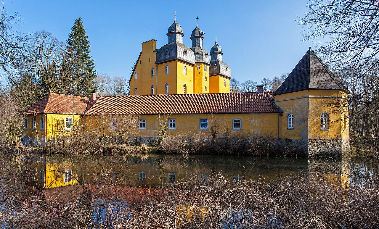 Schloss Holte in Schloß Holte-Stukenbrock, Kreis Gütersloh (Ansicht von Westen)