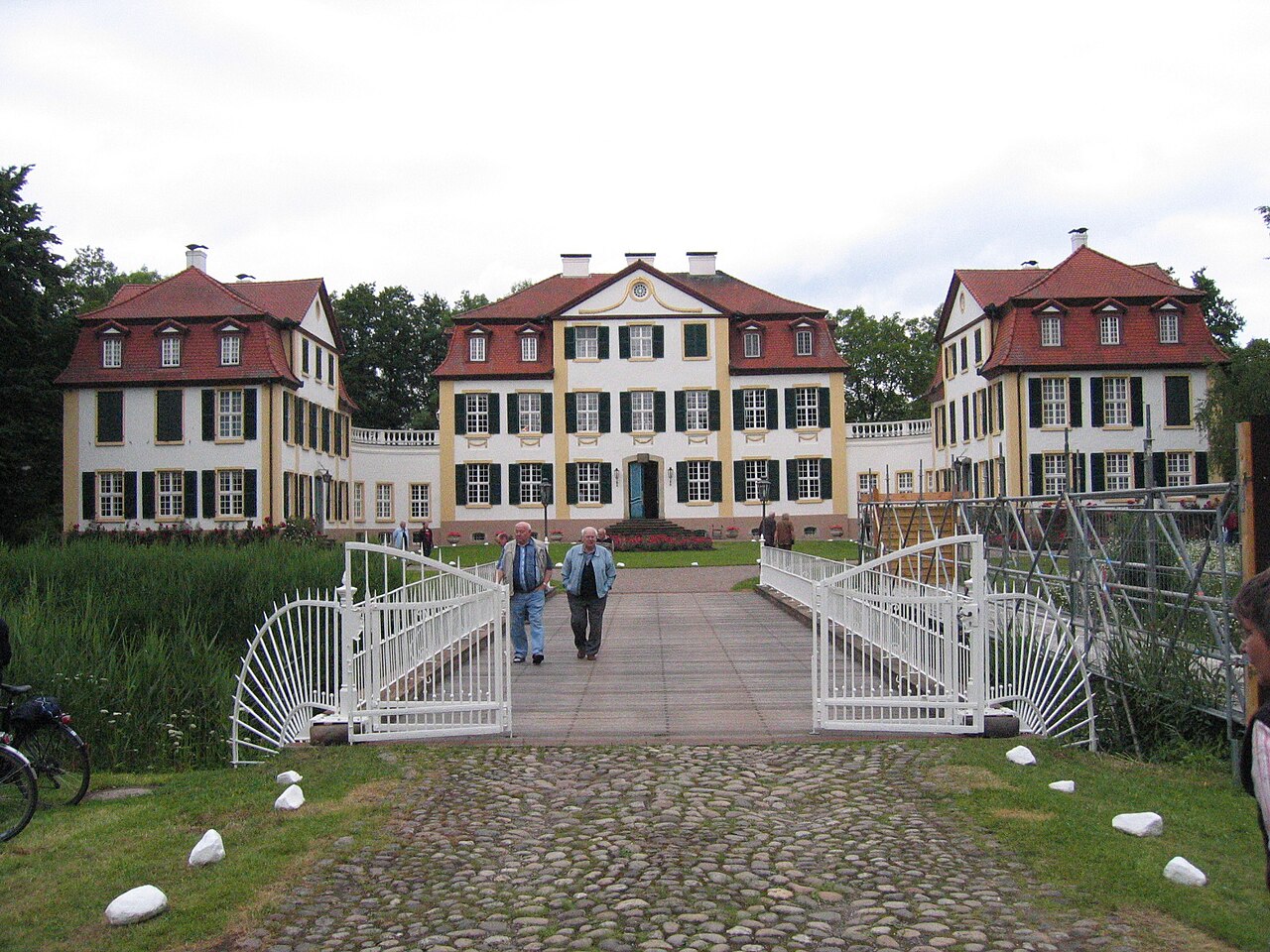 Hüffe Castle in Preußisch Oldendorf , District of Minden-Lübbecke , North Rhine-Westphalia , Germany