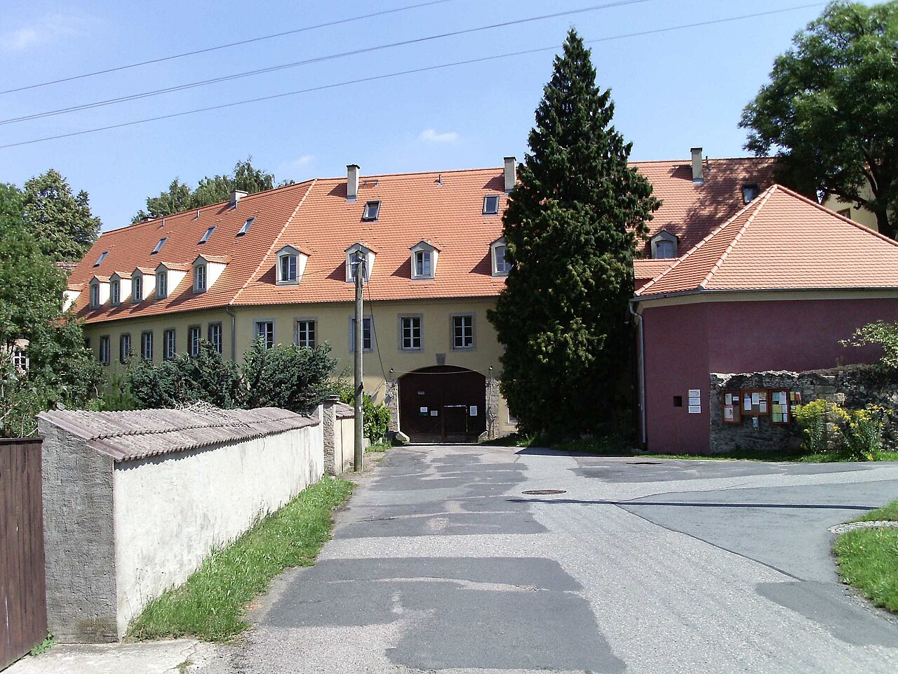 Gateway of Jahnishausen estate (Riesa, Meissen district, Saxony)