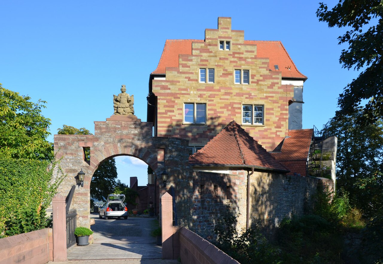 Schloss Neuburg bei Obrigheim
