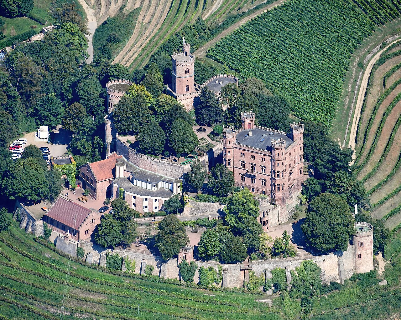 Aerial image of the Ortenberg Castle (view from the southwest)