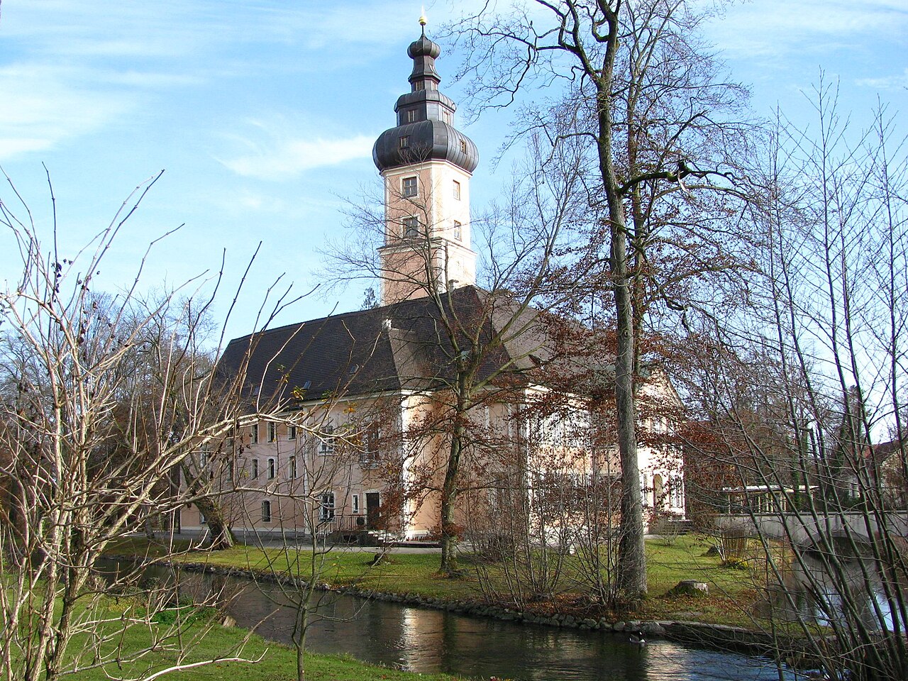 Das Schloss Planegg ist der Sitz der Herren der ehemaligen Hofmark Planegg, wenige Kilometer südwestlich von München