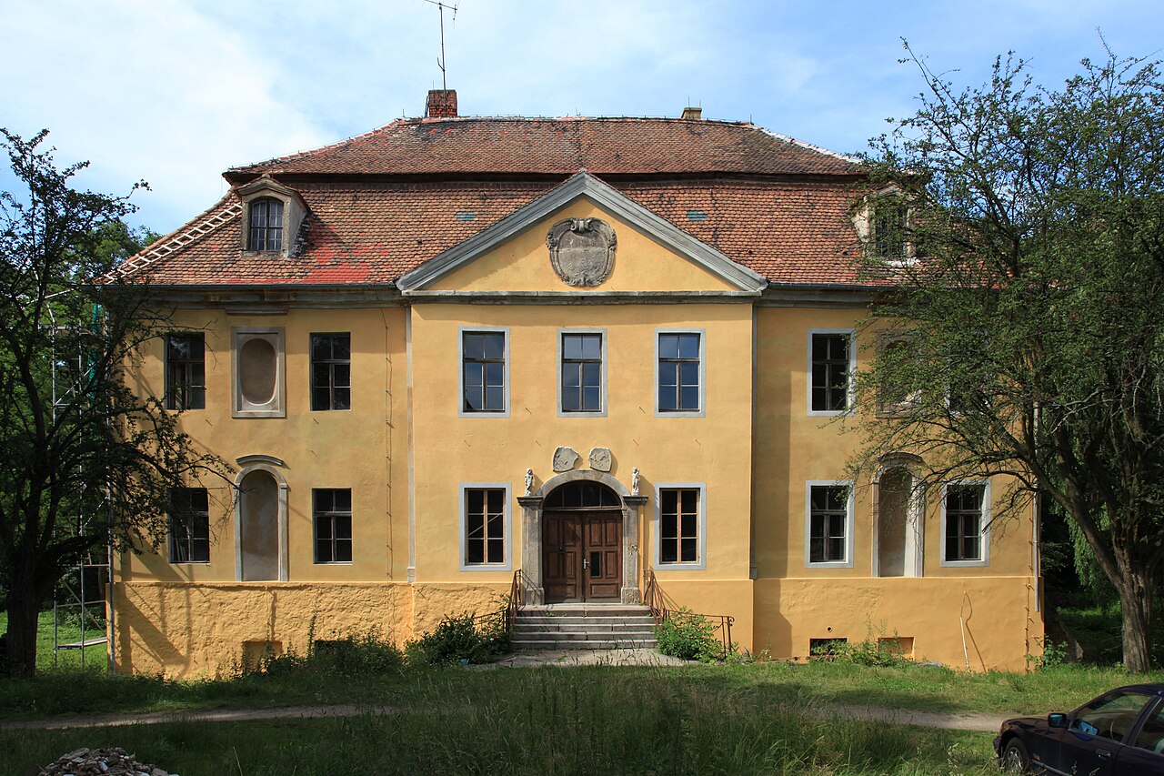 Schloss Radibor, Am Schloß in Radibor
