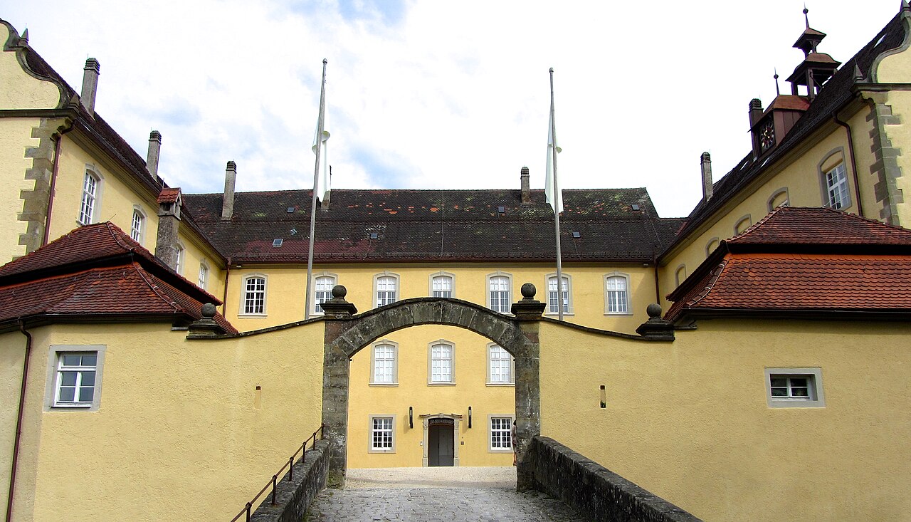 Eingang zu Schloss Untergröningen