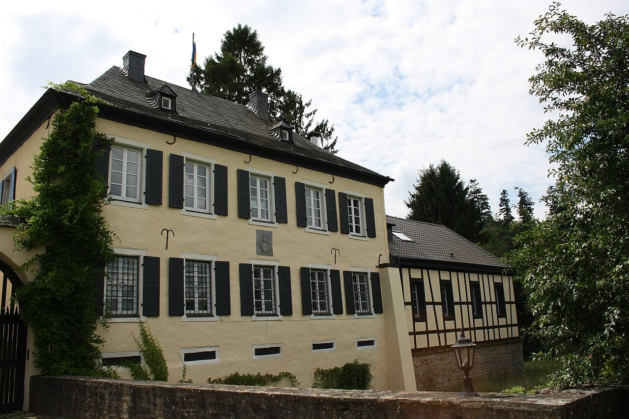 Schloss Vischel (sogenannte Burg) in Vischel , einem Ortsteil von Berg , 1829 erbaut