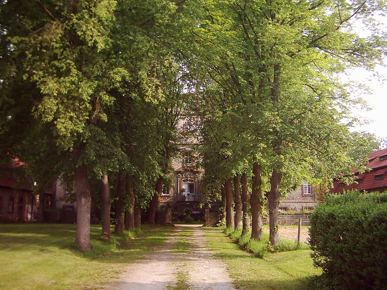 Schloss Welda mit Wirtschaftsgebäuden (castle Welda with farm buildings)