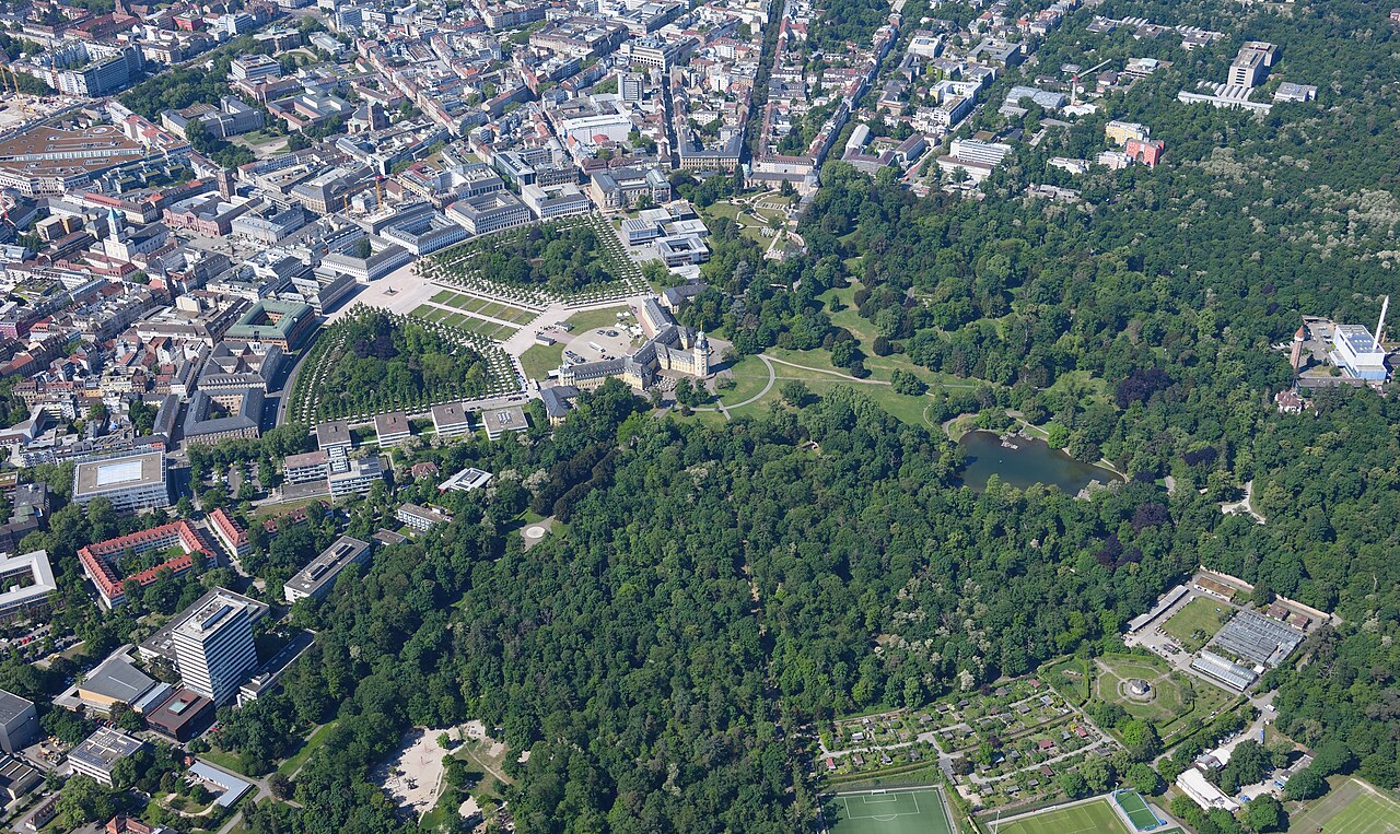 Aerial image of the Karlsruhe Schlossgarten (view from the northeast)