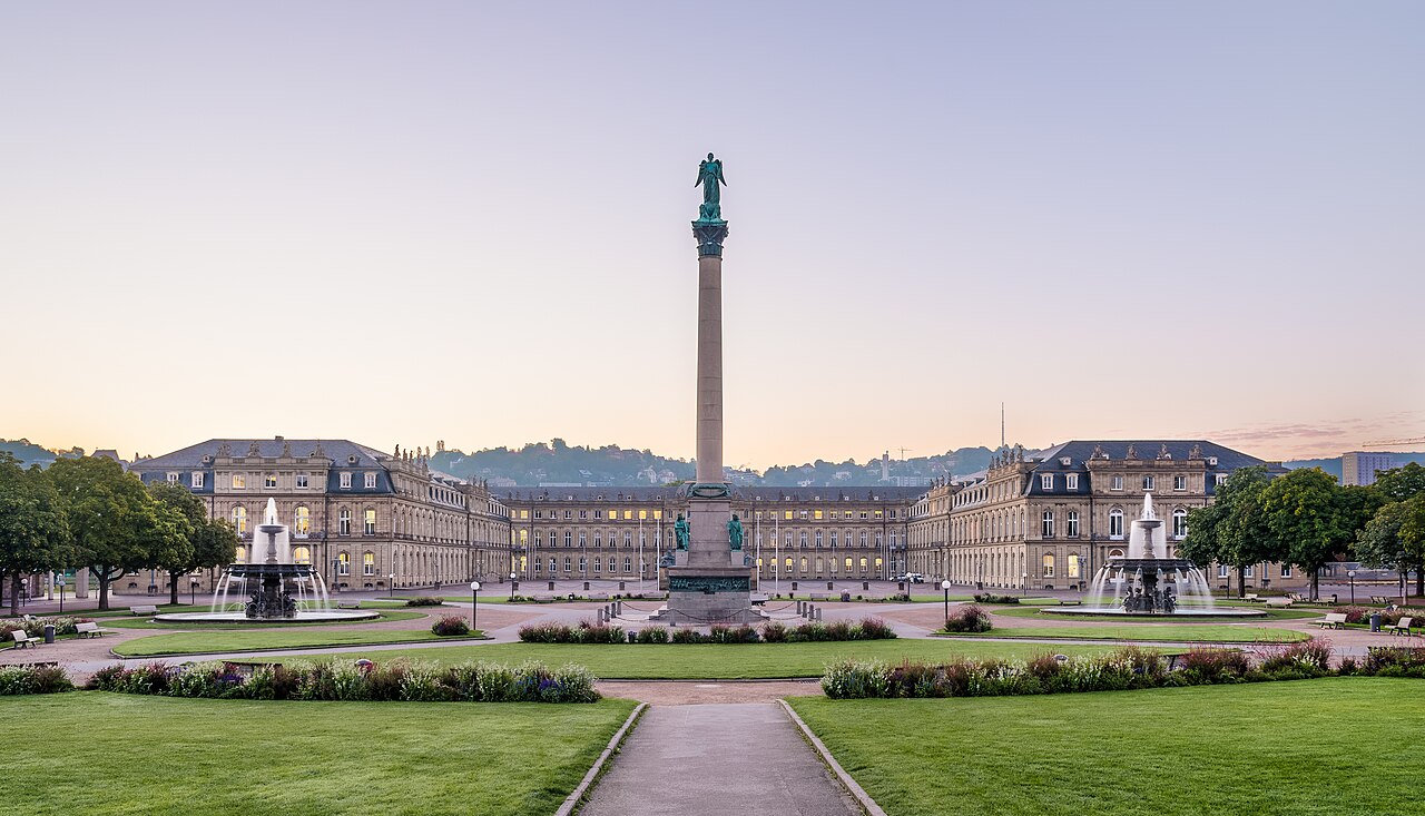 Neues Schloss (new palace), Schlossplatzspringbrunnen, Jubiläumssäule ( Schlossplatz , Stuttgart, Germany)