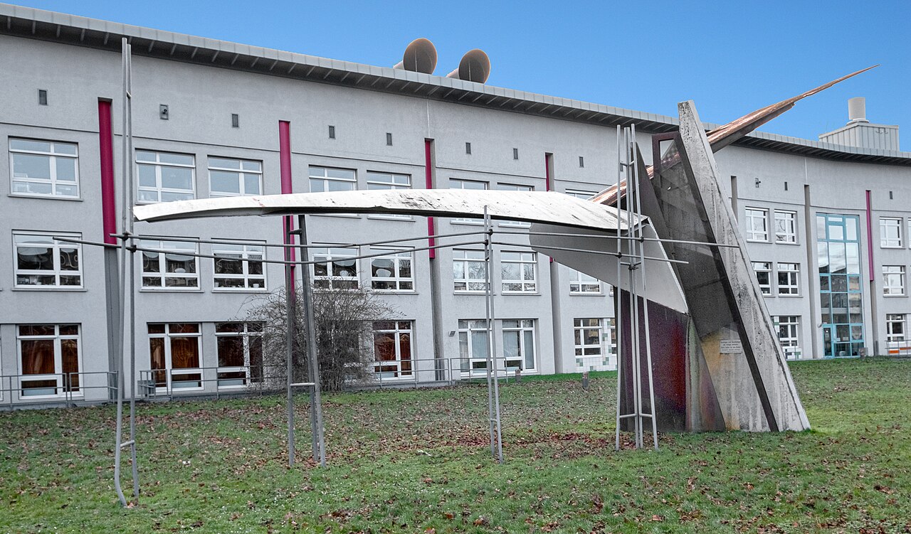 Skulptur "Schmetterling" von Jürg Franz Häusler