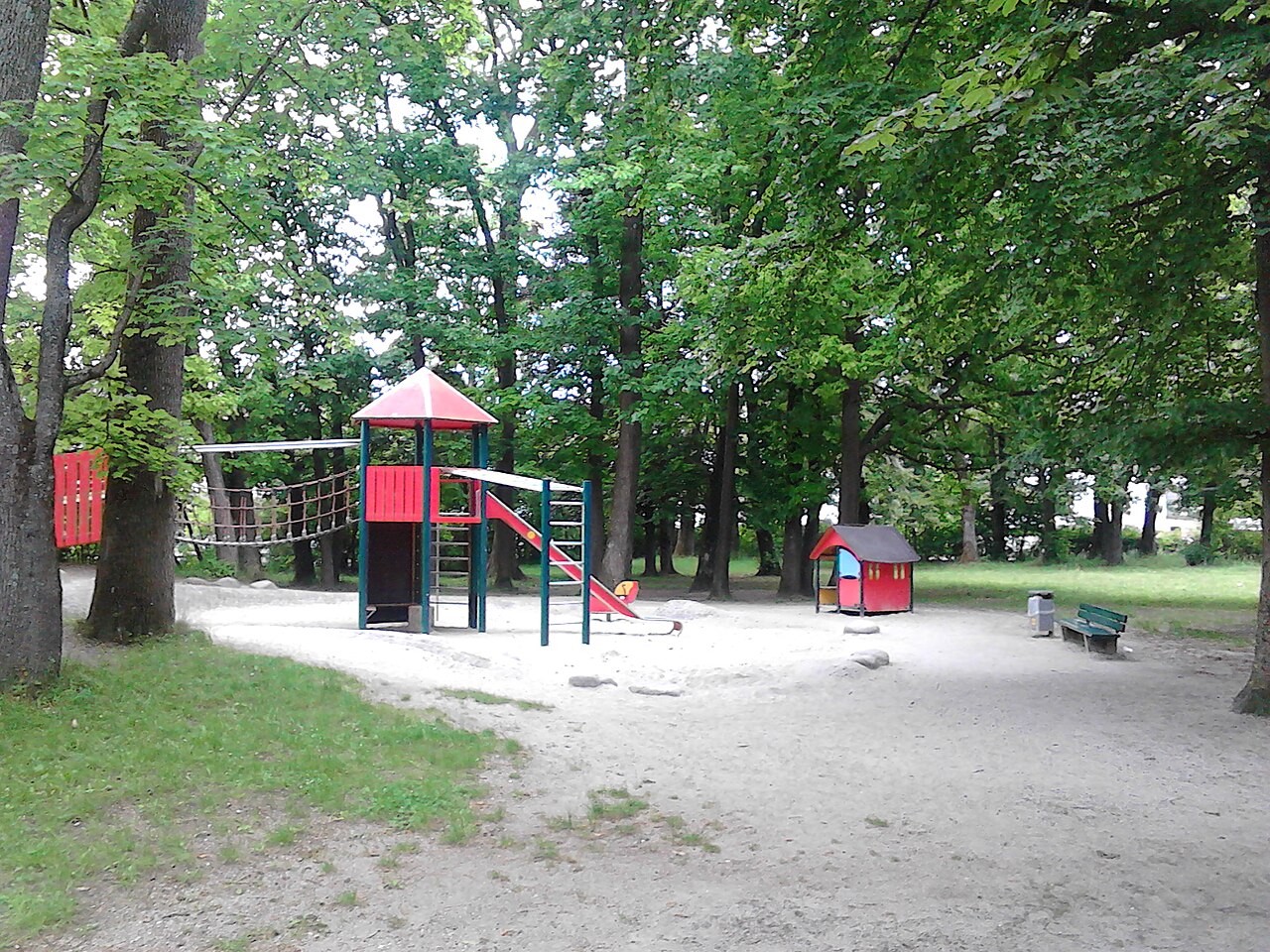 Spielplatz im Schuchwäldchen in München-Solln