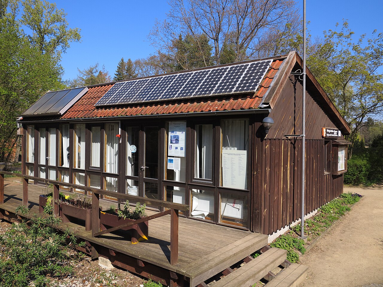 Braunschweig: das Energiehaus des Regionalen Umweltbildungszentrums Dowesee