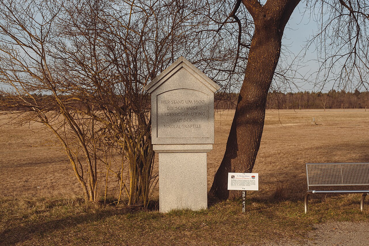 Ein Denkmal, das an die Kirche St