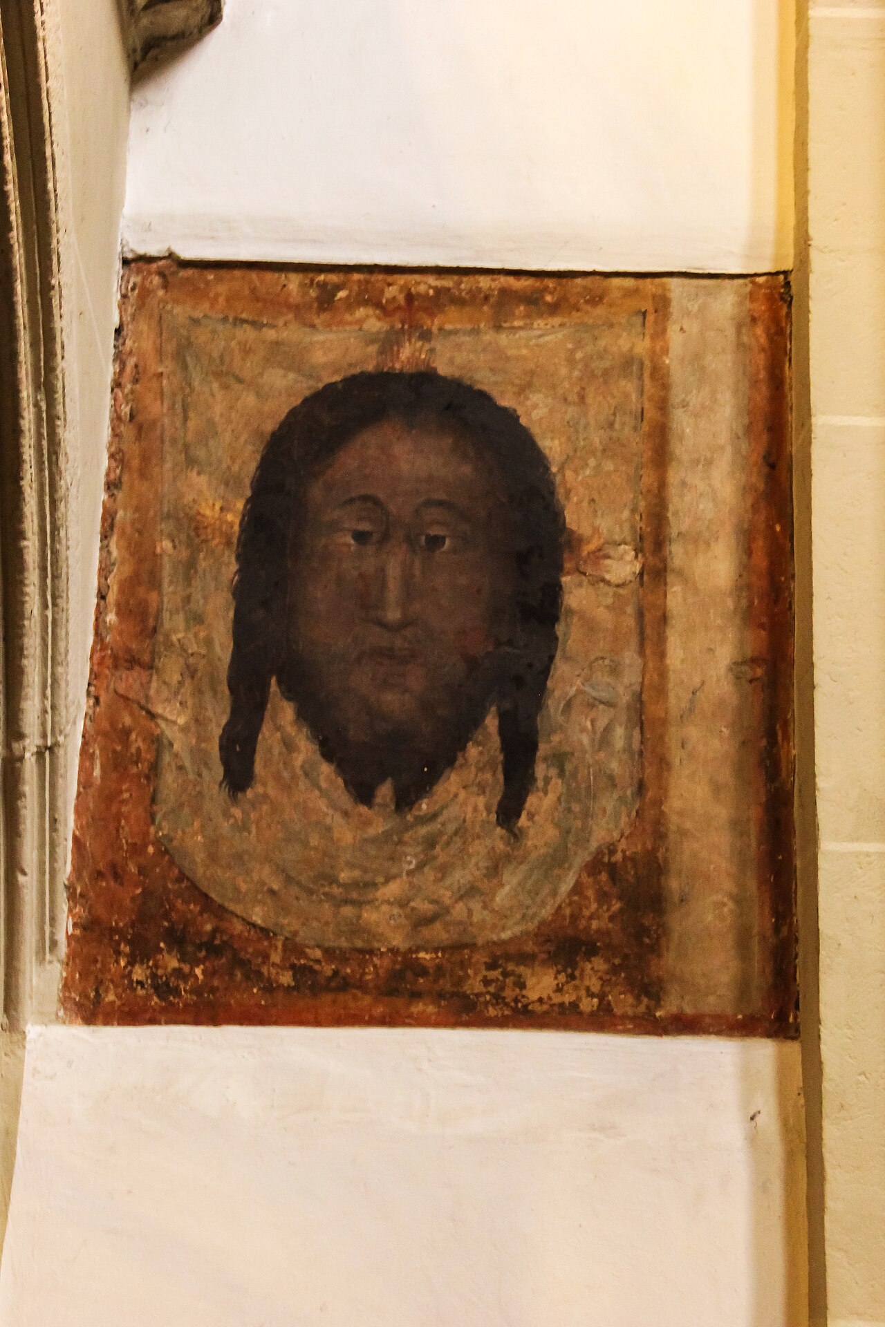 Das " Schweißtuch der Veronika " mit dem Antlitz Christi in der Süd konche links neben dem Johannes-Altar bzw