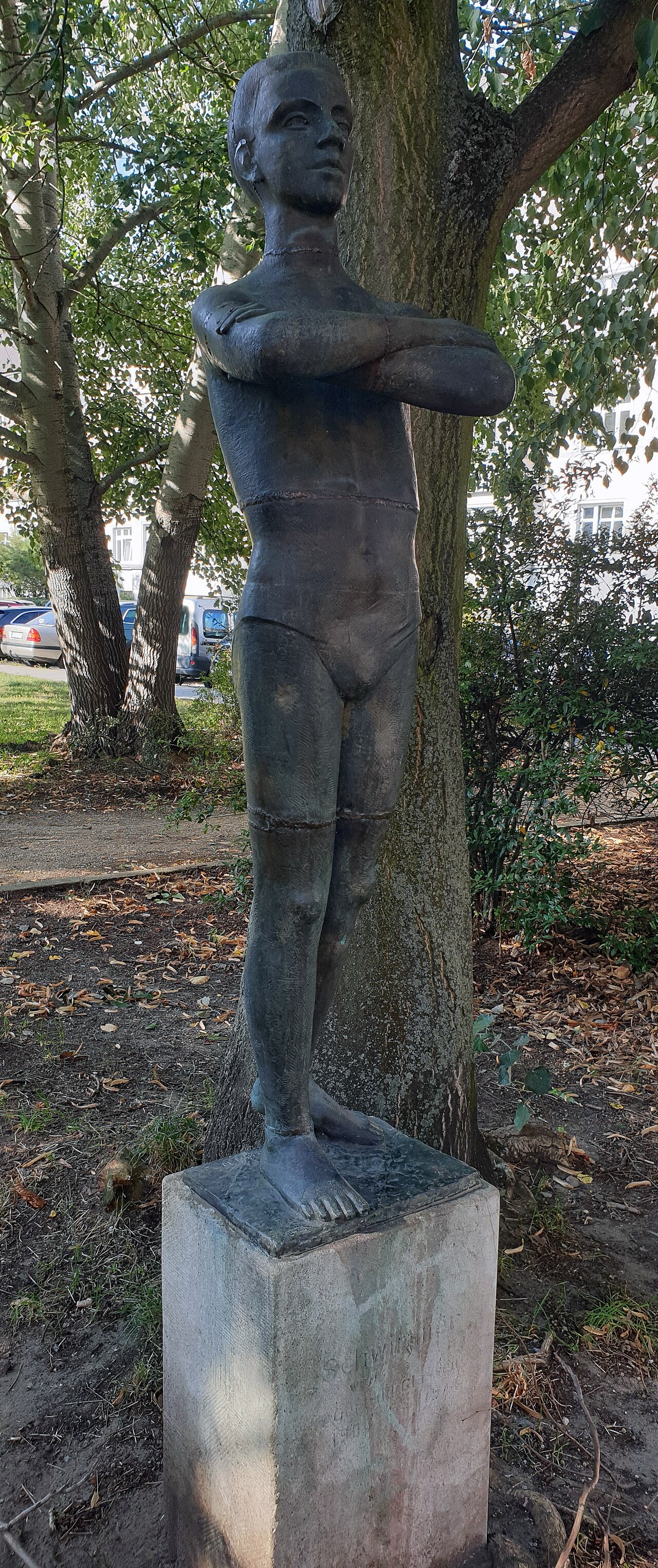 Statue," Schwimmer " by Gertrud Classen , 1966, Kiefholzstraße 193, Berlin-Baumschulenweg , Germany