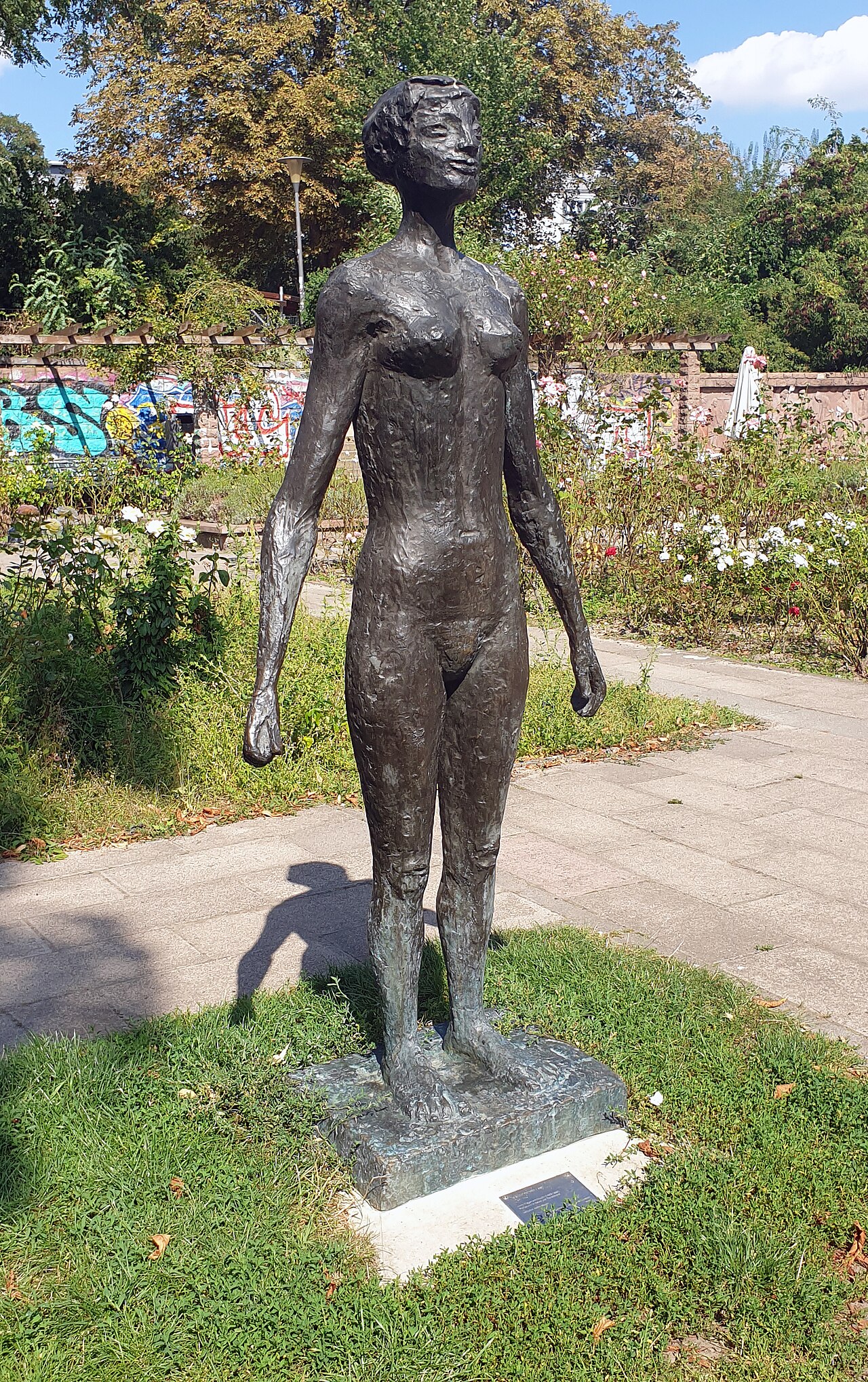 Sculpture, " Die Schwimmerin " by Jenny Mucchi-Wiegmann , 1965, Volkspark am Weinbergsweg, Berlin-Mitte , Germany