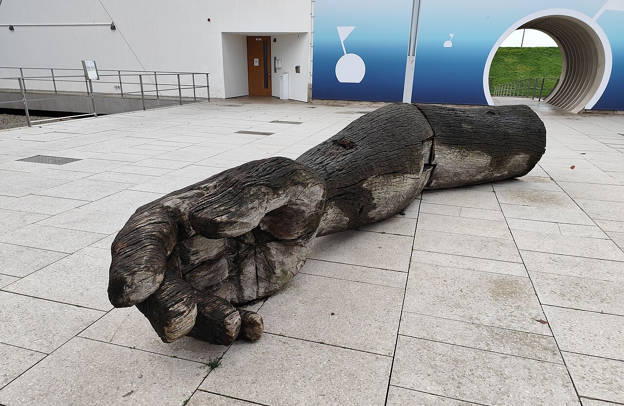 Der Arm (Stephan Balkenhol) 2024-12