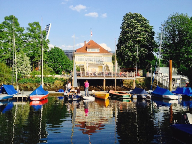 Clubhaus des Segelvereins »Weser« vor dem Weserstadion