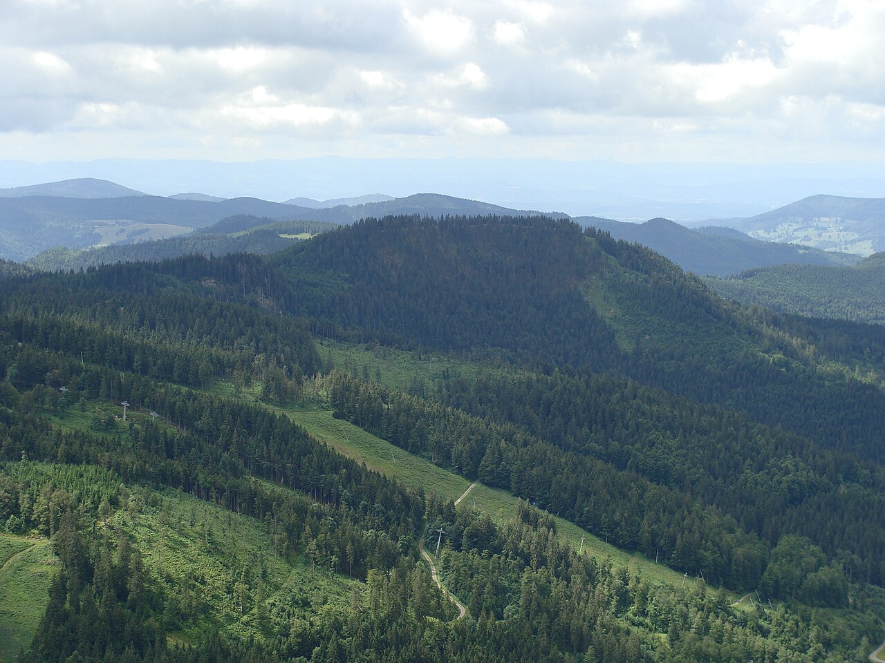 Silberberg (1358 m) bei Todtnau im Schwarzwald - Ausblick vom Feldbergturm (Seebuck)